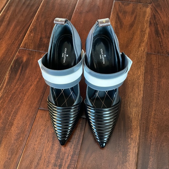 Louis Vuitton Limited Edition Heels - Only Worn Once - Picture 3 of 12